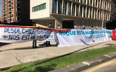 Grupos migrantes y de DD.HH. protestaron en la embajada de Colombia por el abuso policial